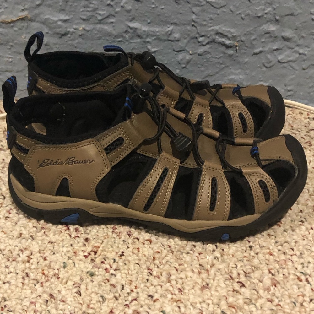 Eddie Bauer men’s brown sandals size 8.